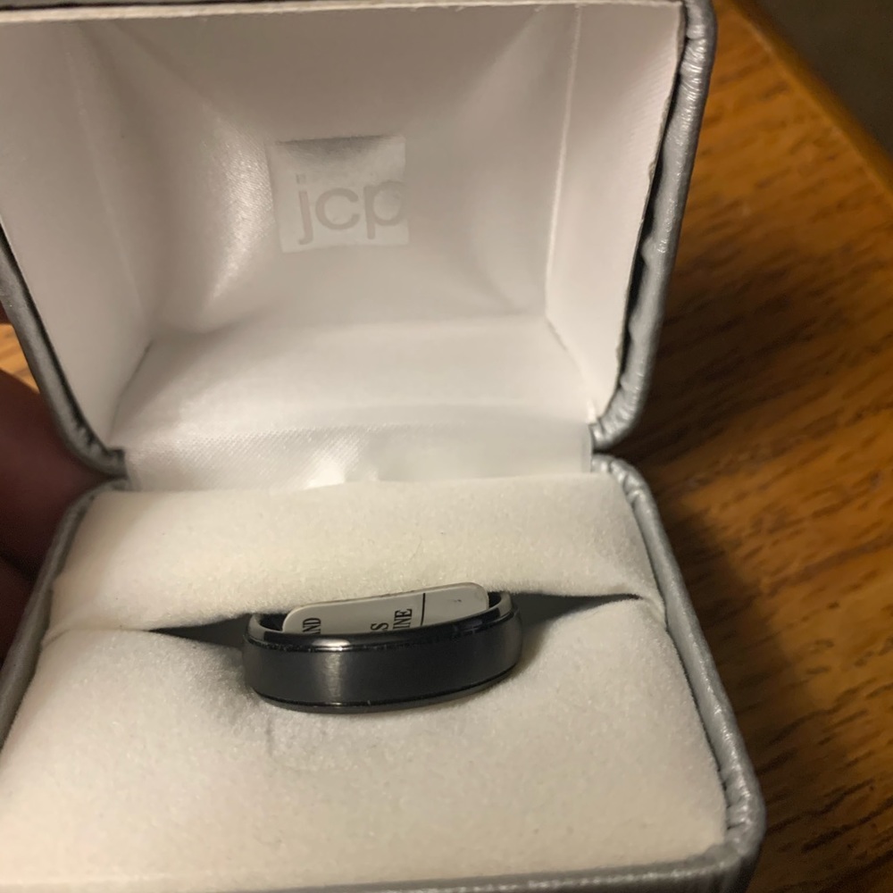 Men’s wedding band